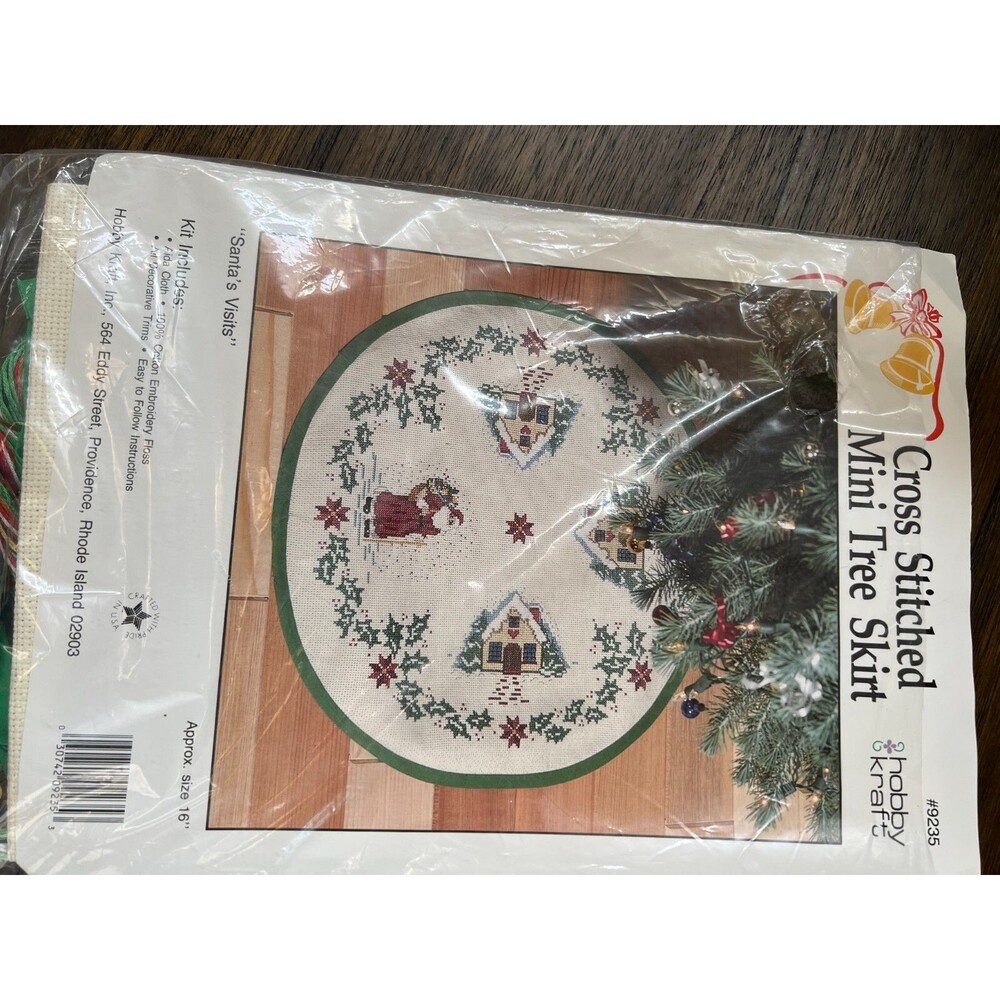 SANTA'S VISITS Mini Tree Skirt Cross Stitch Kit - Hobby Kraft #9235